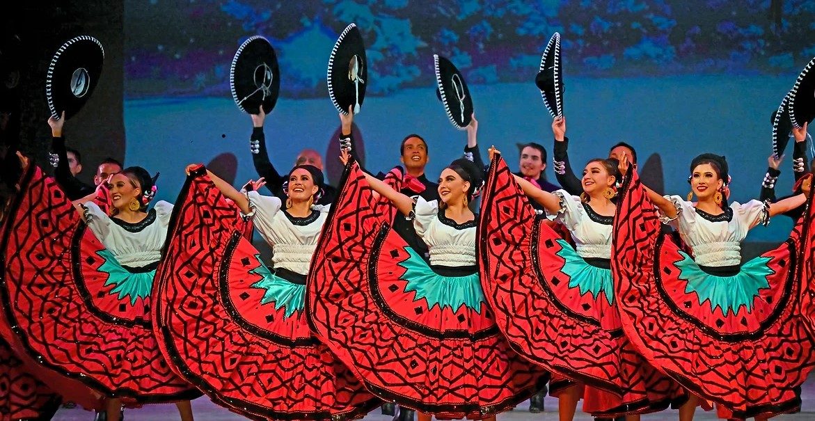 Passport to Culture: ArtistiCO